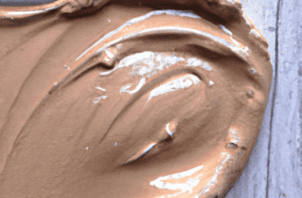 Clay Masks: Detoxifying and Purifying the Skin