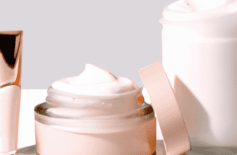 The Importance of MOISTURIZING in Skincare Routines
