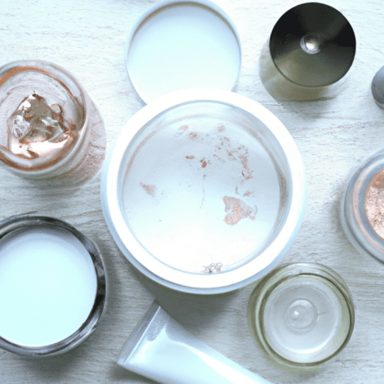 Travel-Friendly Skincare Routines: Tips for Maintaining Healthy Skin on the Go